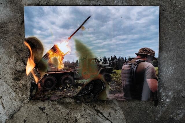 Mstyslav Chernov, Visual interpretation of Ukraine Lab war theme, Ukrainian MSLR BM-21 ‘Grad’ shoots toward Russian positions at the frontline in Kharkiv region, Ukraine. 2 August 2022