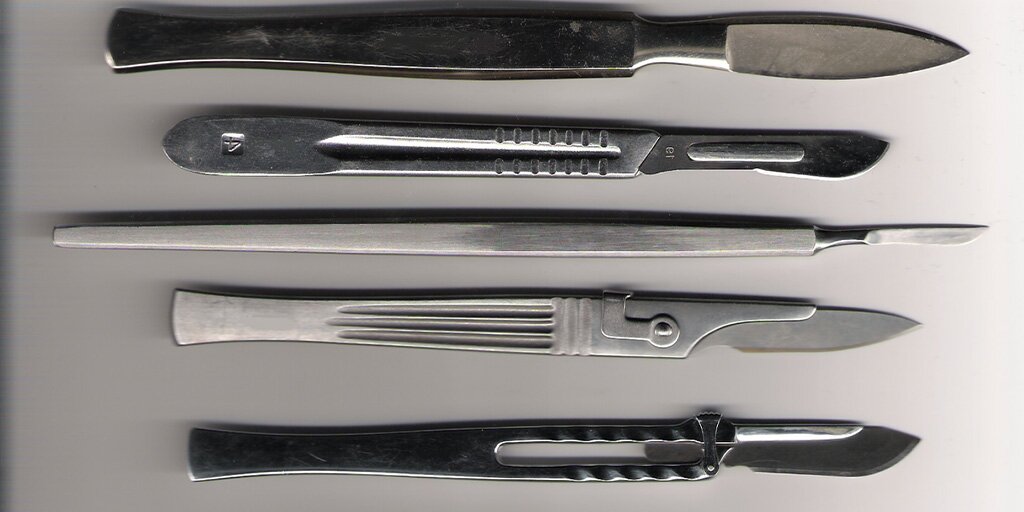 Scalpels - wikimedia